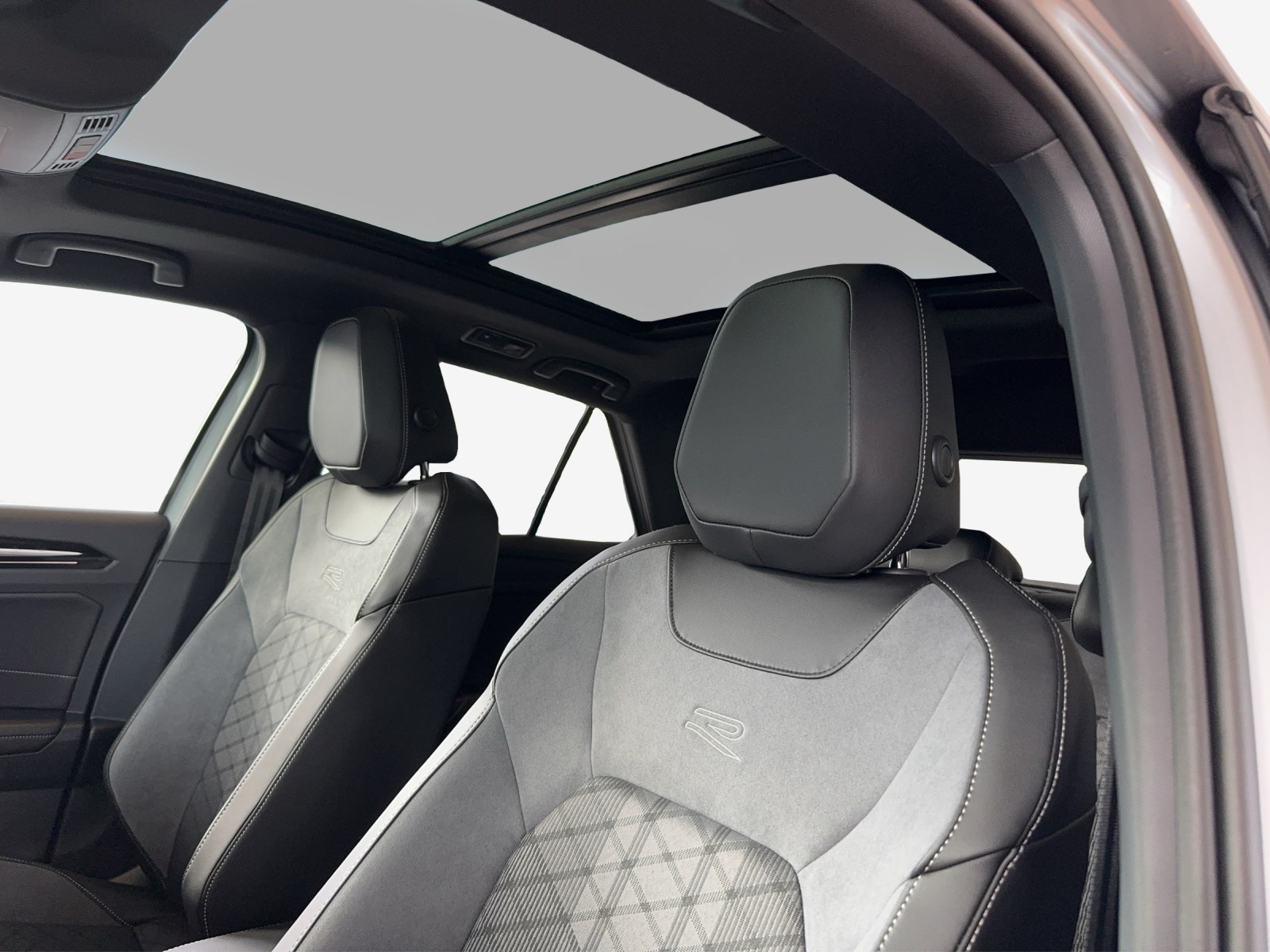 VW T-Roc 2.0 TSI R-Line DSG 4Motion-image-15
