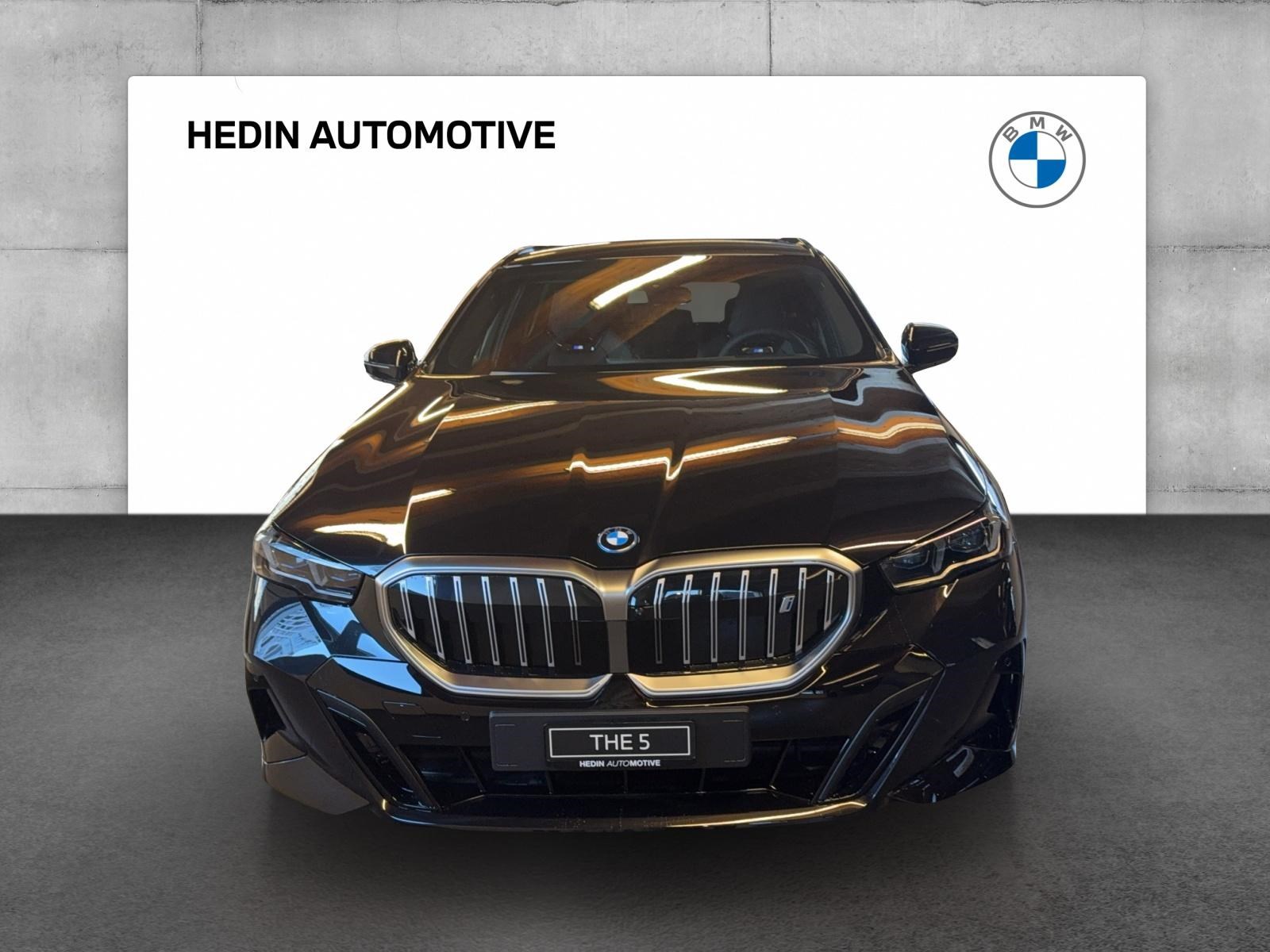 BMW i5 xDrive40 Touring-showroom-element-1