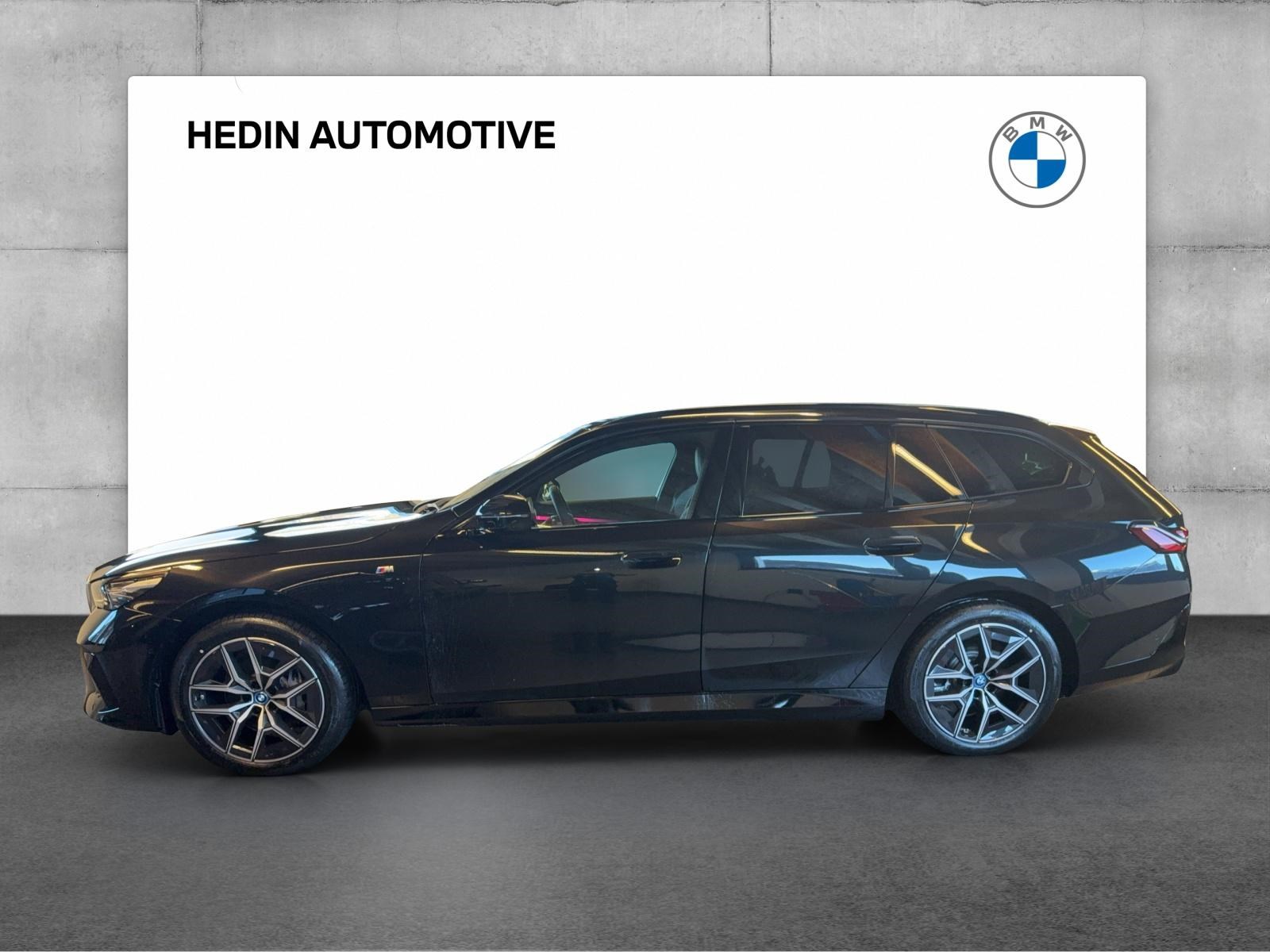 BMW i5 xDrive40 Touring-showroom-element-2