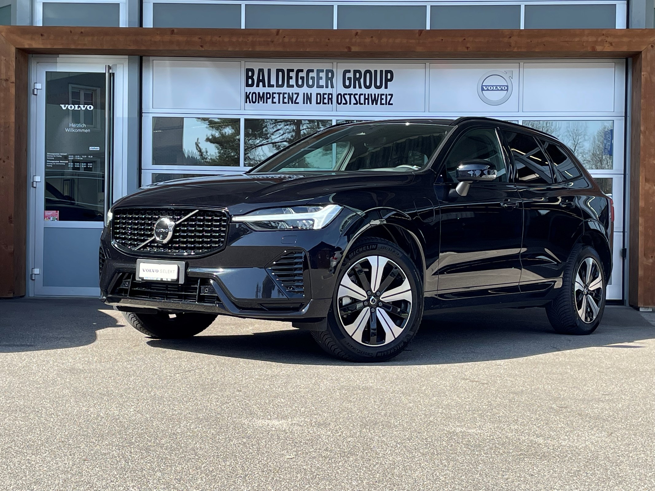 VOLVO XC60 2.0 (SUV / Geländewagen) Volvo VOLVO XC60 2.0 (SUV / Geländewagen)