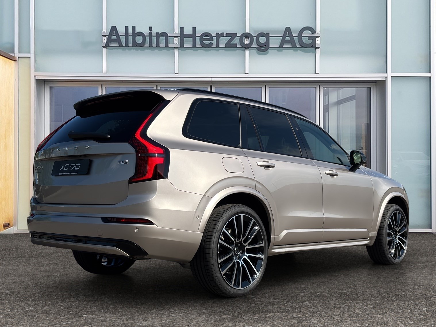 VOLVO XC90 2.0 T8 TE Ultra Dark eAWD-showroom-element-3