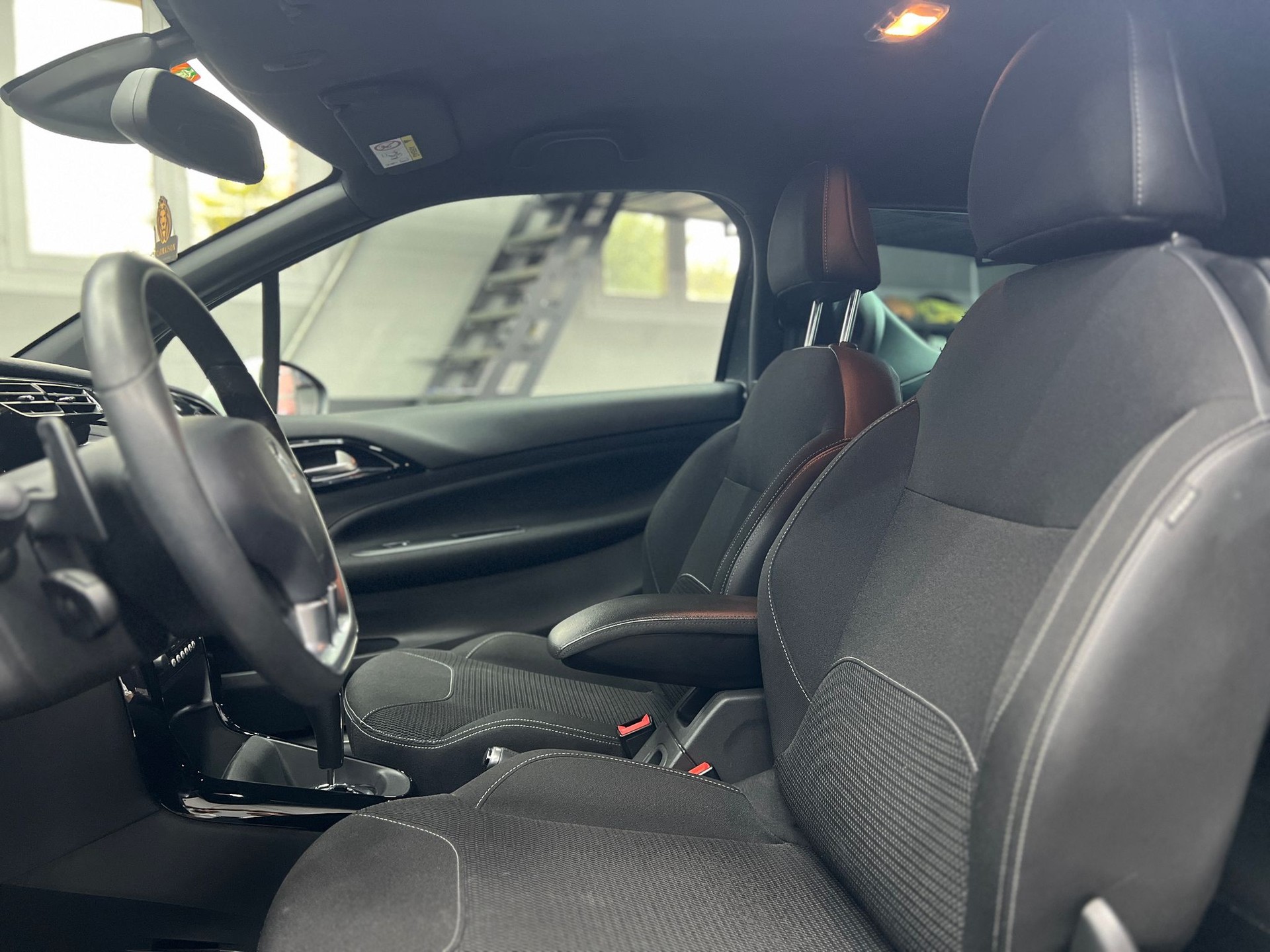 DS AUTOMOBILES DS3 1.2 VTi Eye Tech ETG5-image-12