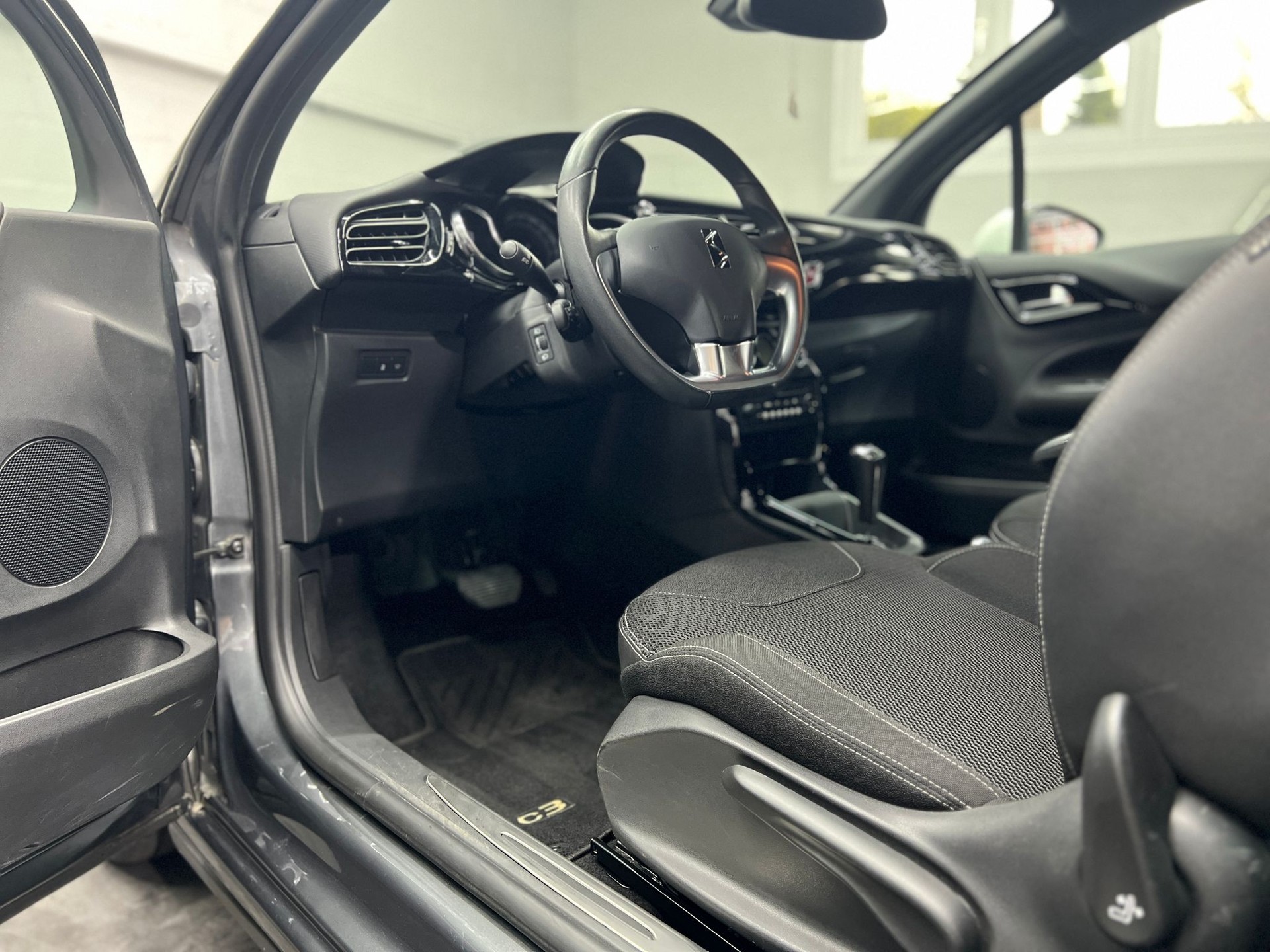 DS AUTOMOBILES DS3 1.2 VTi Eye Tech ETG5-image-11