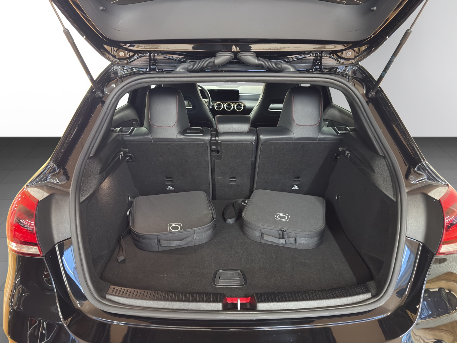 Image MERCEDES-BENZ A-250 A 250e AMG Line 8G-DCT