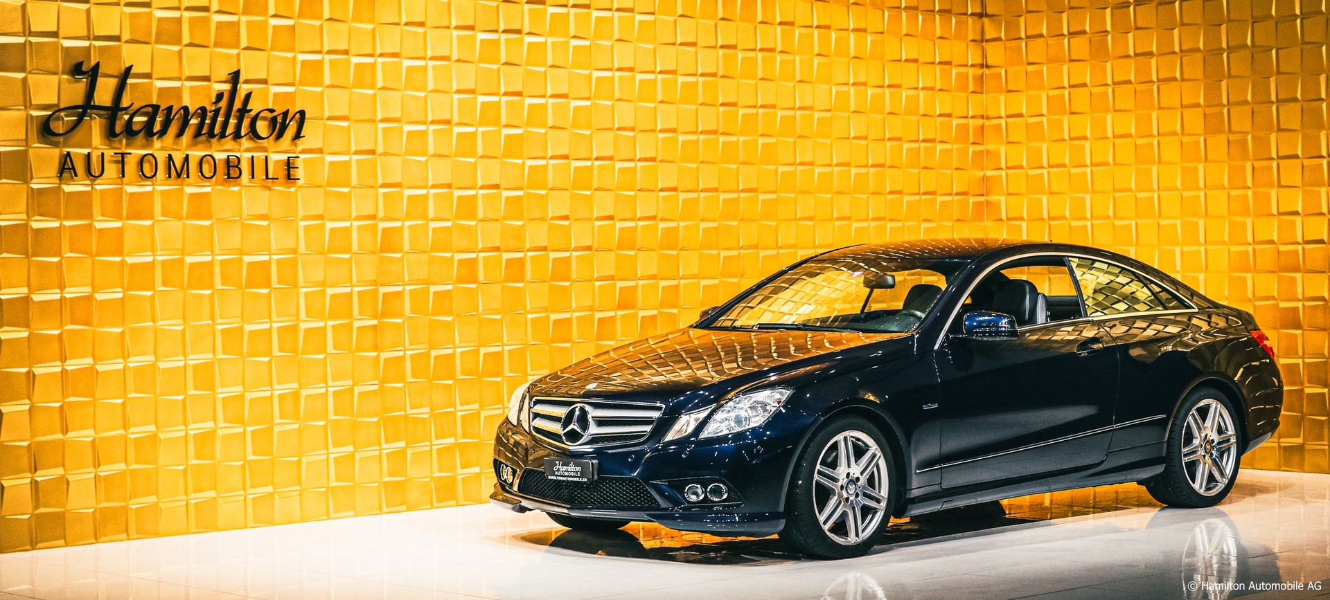 MERCEDES-BENZ E 250 CGI BlueEfficiency Automatic-showroom-element-1