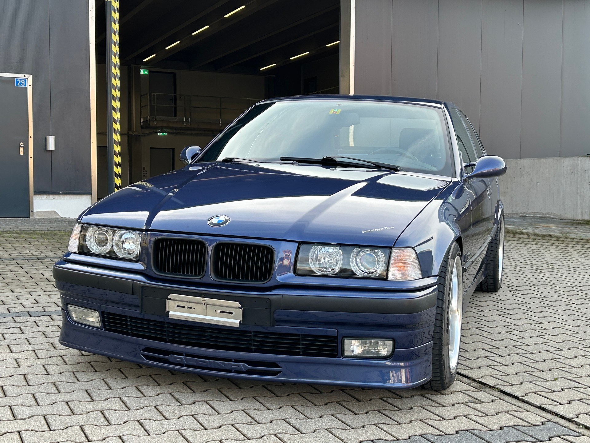BMW-ALPINA B8 4.6 V8-showroom-element-3