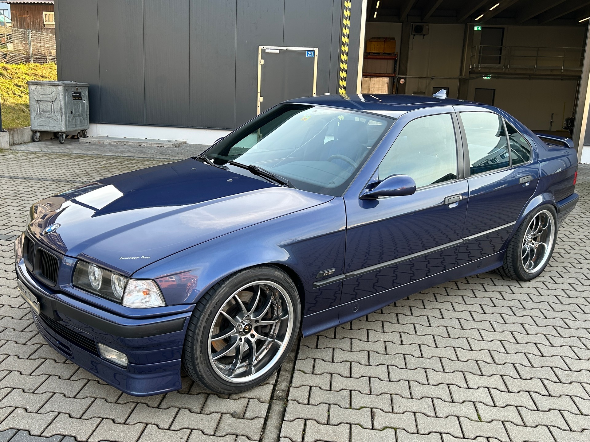 BMW-ALPINA B8 4.6 V8-showroom-element-1