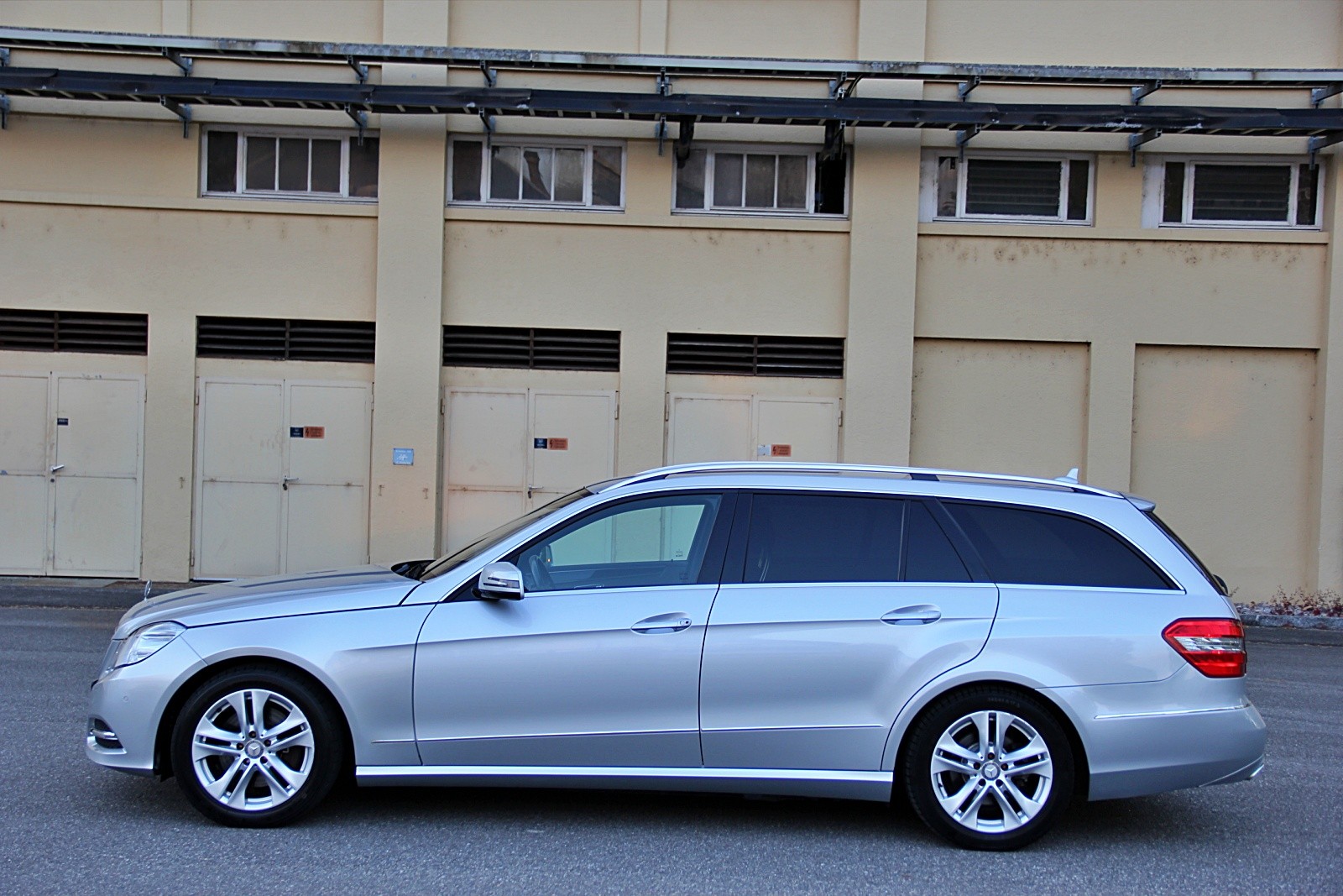 MERCEDES-BENZ E 250 CDI BlueEff. Avantgarde 4Matic 7G-Tronic-showroom-element-1