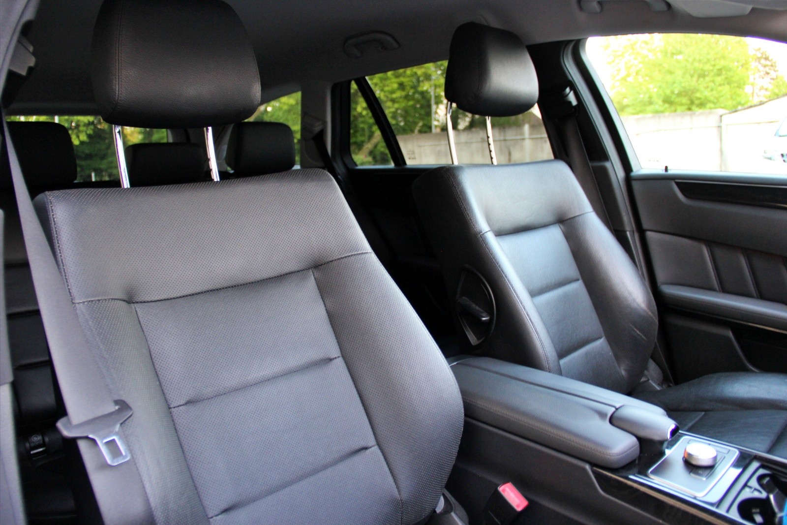 MERCEDES-BENZ E 250 CDI BlueEff. Avantgarde 4Matic 7G-Tronic-image-12