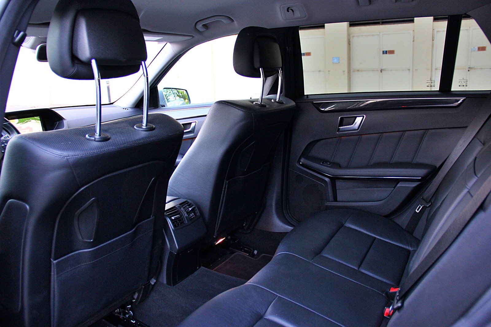MERCEDES-BENZ E 250 CDI BlueEff. Avantgarde 4Matic 7G-Tronic-image-14