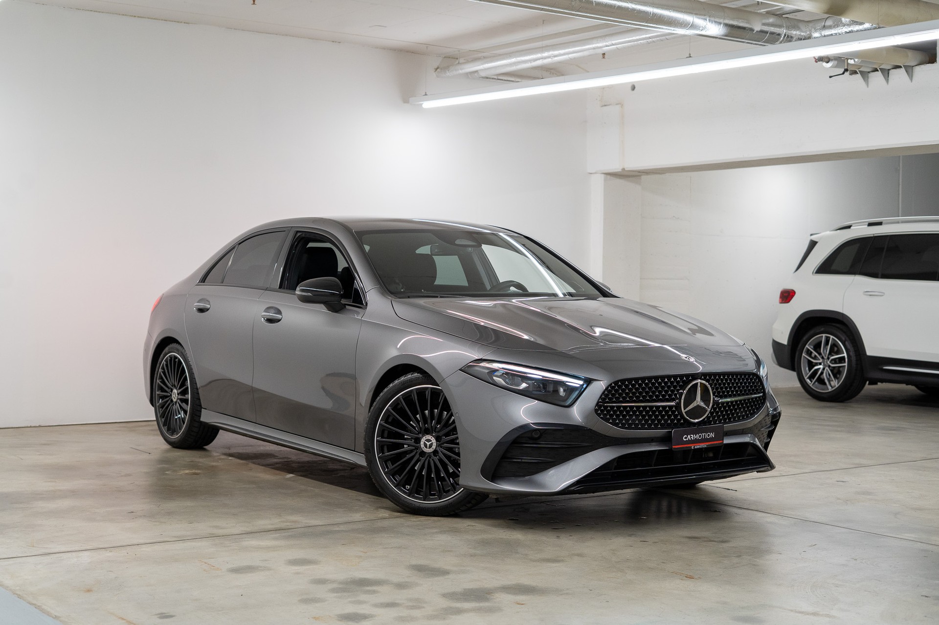 MERCEDES-BENZ A 200 AMG Line Limousine-showroom-element-2