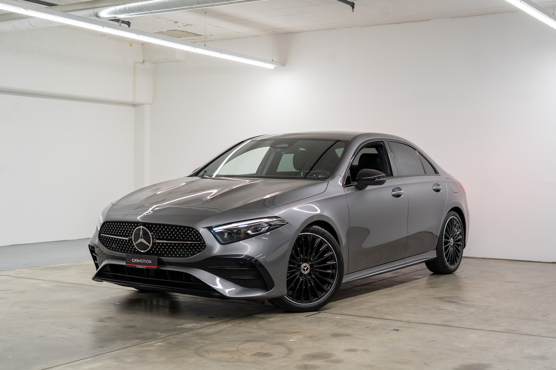MERCEDES-BENZ A 200 AMG Line Limousine
