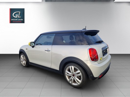MINI Cooper SE-showroom-element-1