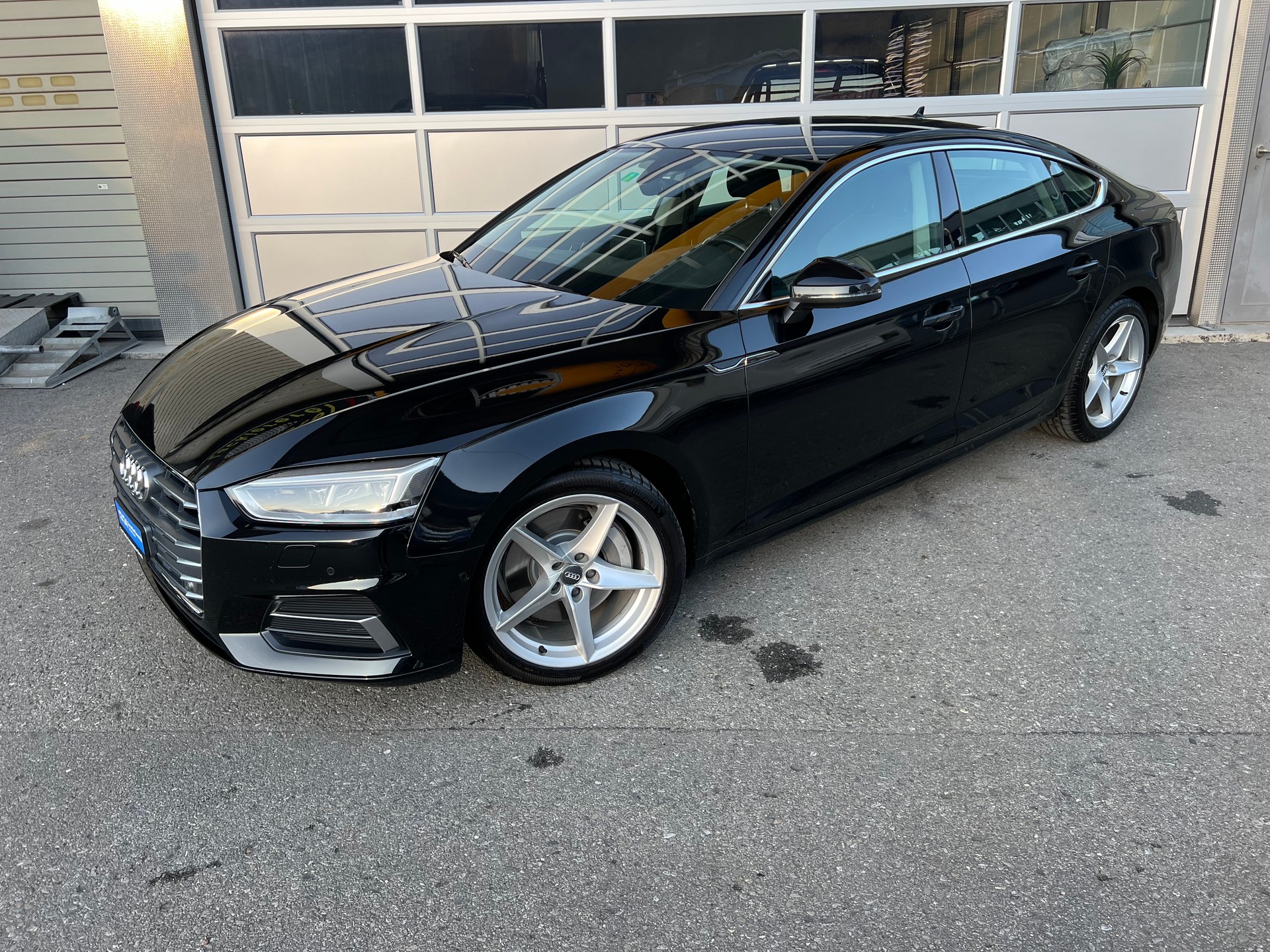 AUDI A5 Sportback 2.0 TFSI Sport quattro S-tronic *** frisch ab MFK mit 1 Jahr Garantie ***-showroom-element-2