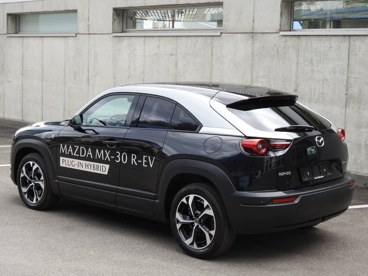 MAZDA MX-30 e-Skyactiv R-EV Advantage-image-6