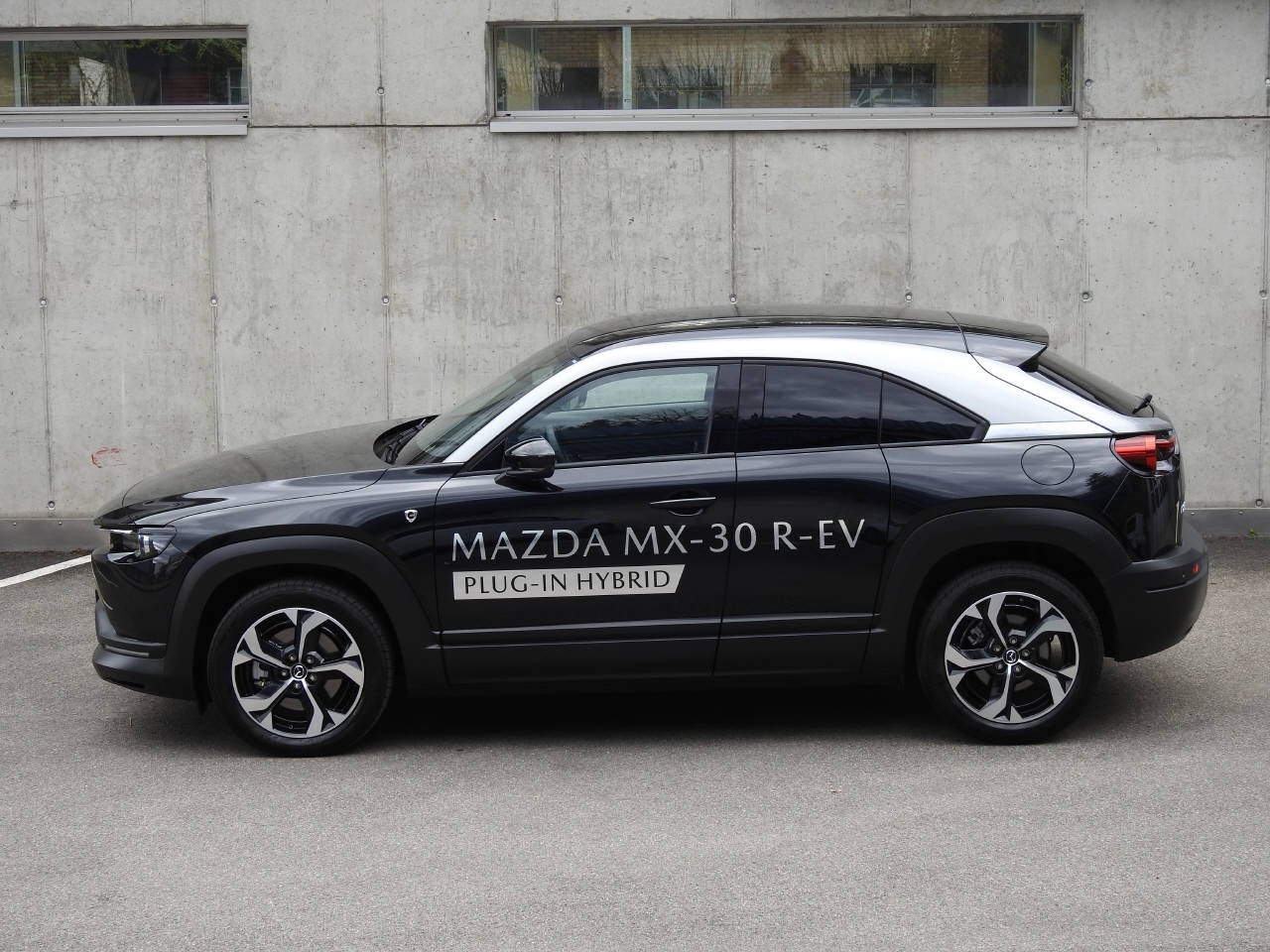 MAZDA MX-30 e-Skyactiv R-EV Advantage-image-9