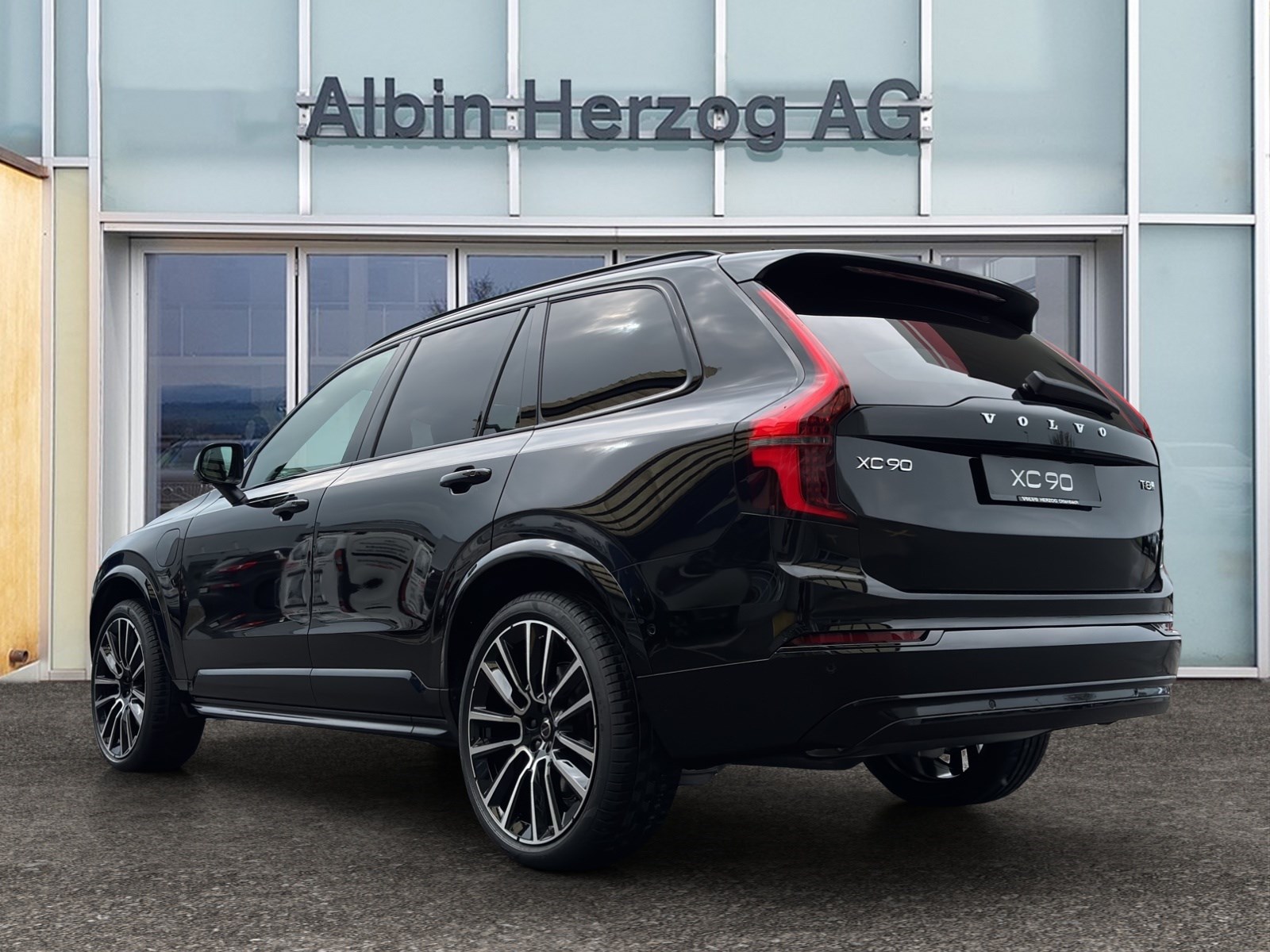 VOLVO XC90 2.0 T8 TE Ultra Dark eAWD-showroom-element-2