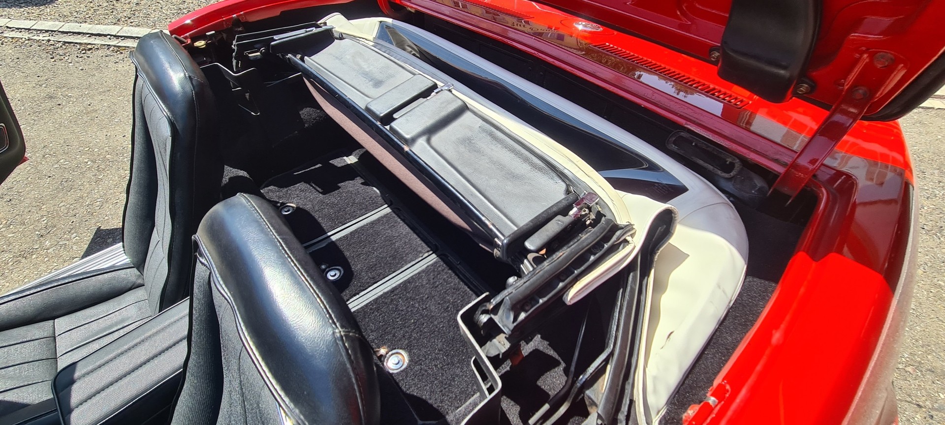 CHEVROLET Stingray Cabriolet-image-11