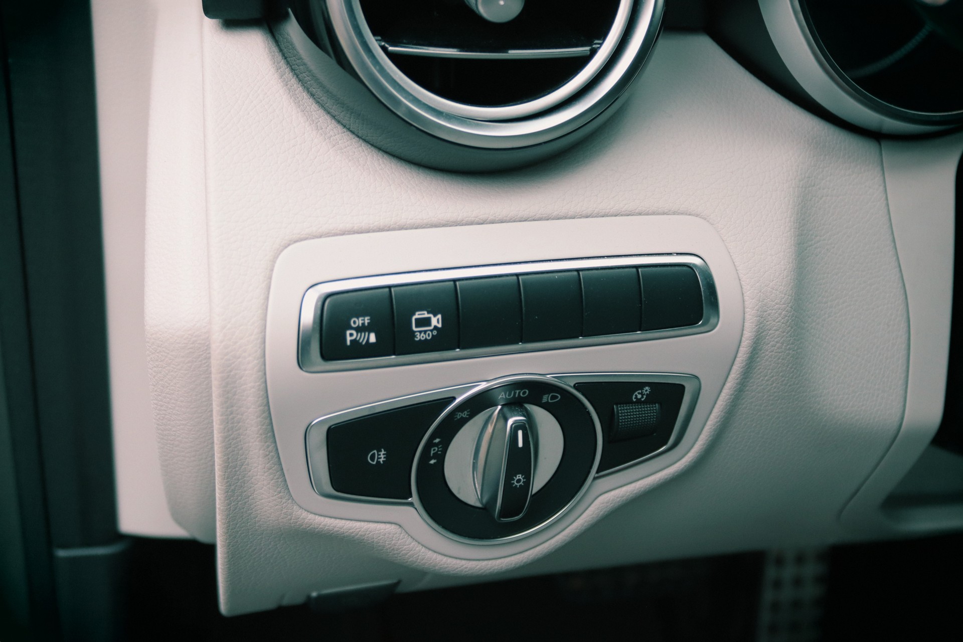 MERCEDES-BENZ C 43 AMG 4Matic 9G-tronic-image-16