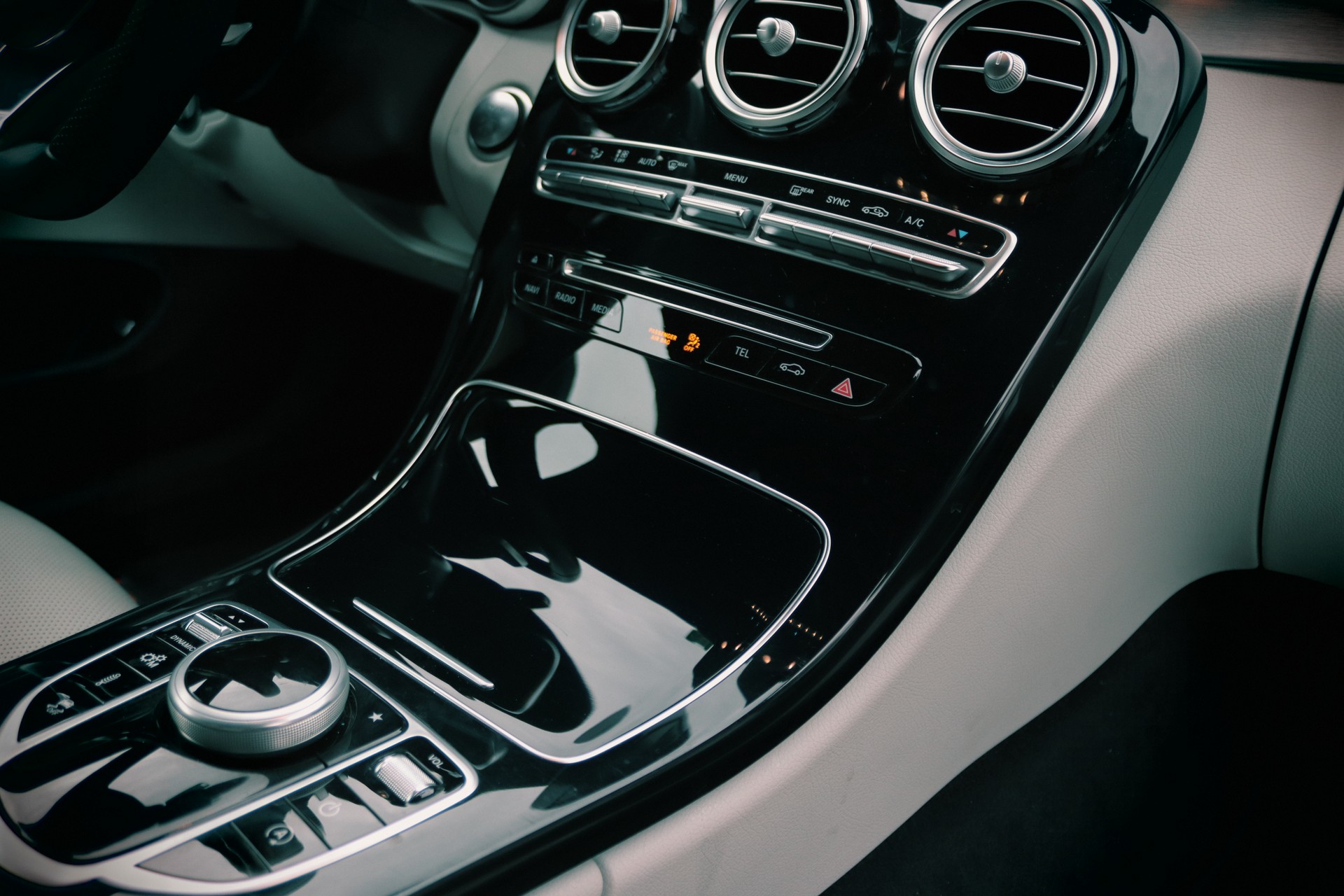 MERCEDES-BENZ C 43 AMG 4Matic 9G-tronic-image-23