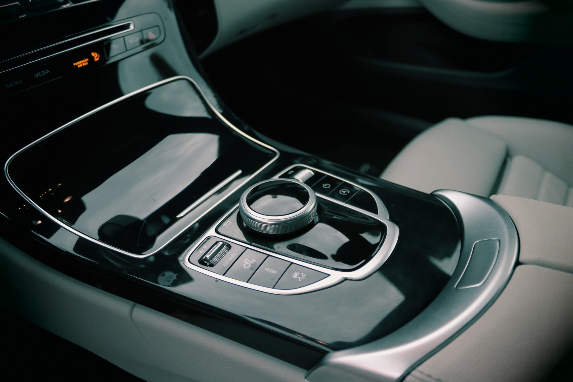 MERCEDES-BENZ C 43 AMG 4Matic 9G-tronic-image-20