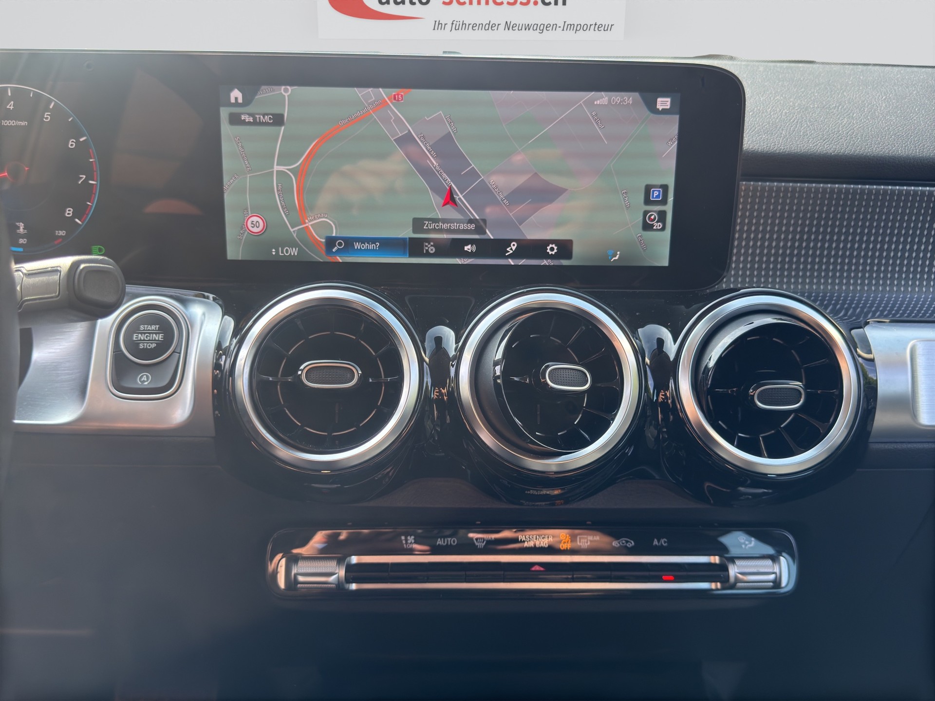 MERCEDES-BENZ GLB 200 4Matic Progressive 8G-Tronic-image-17