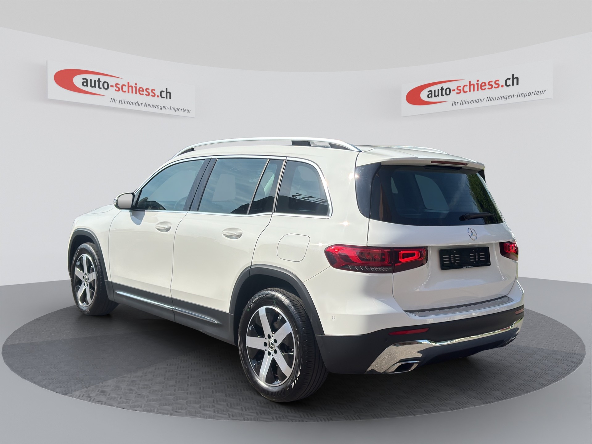 MERCEDES-BENZ GLB 200 4Matic Progressive 8G-Tronic-image-3
