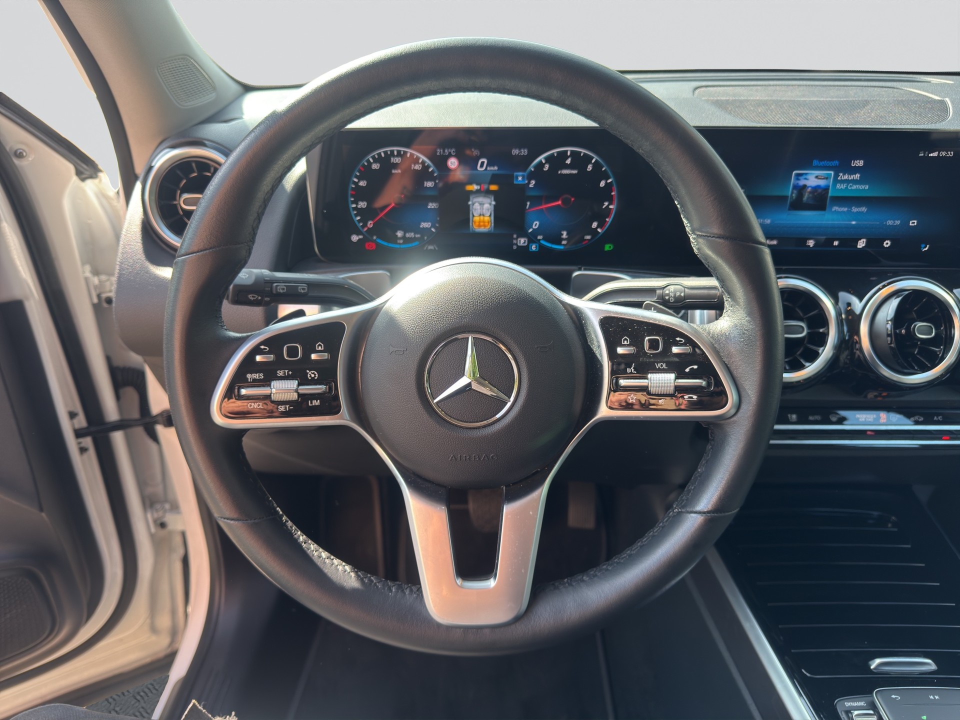 MERCEDES-BENZ GLB 200 4Matic Progressive 8G-Tronic-image-12