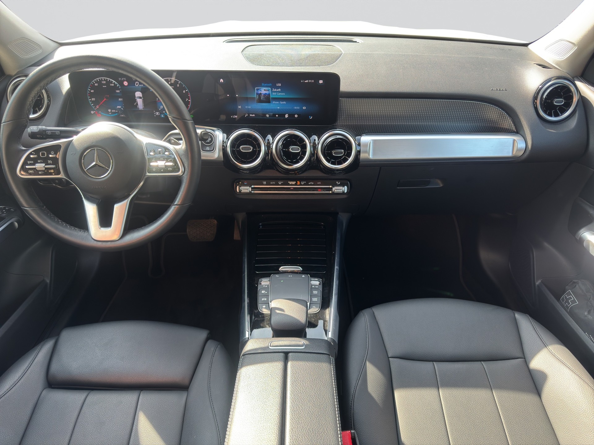 MERCEDES-BENZ GLB 200 4Matic Progressive 8G-Tronic-image-11