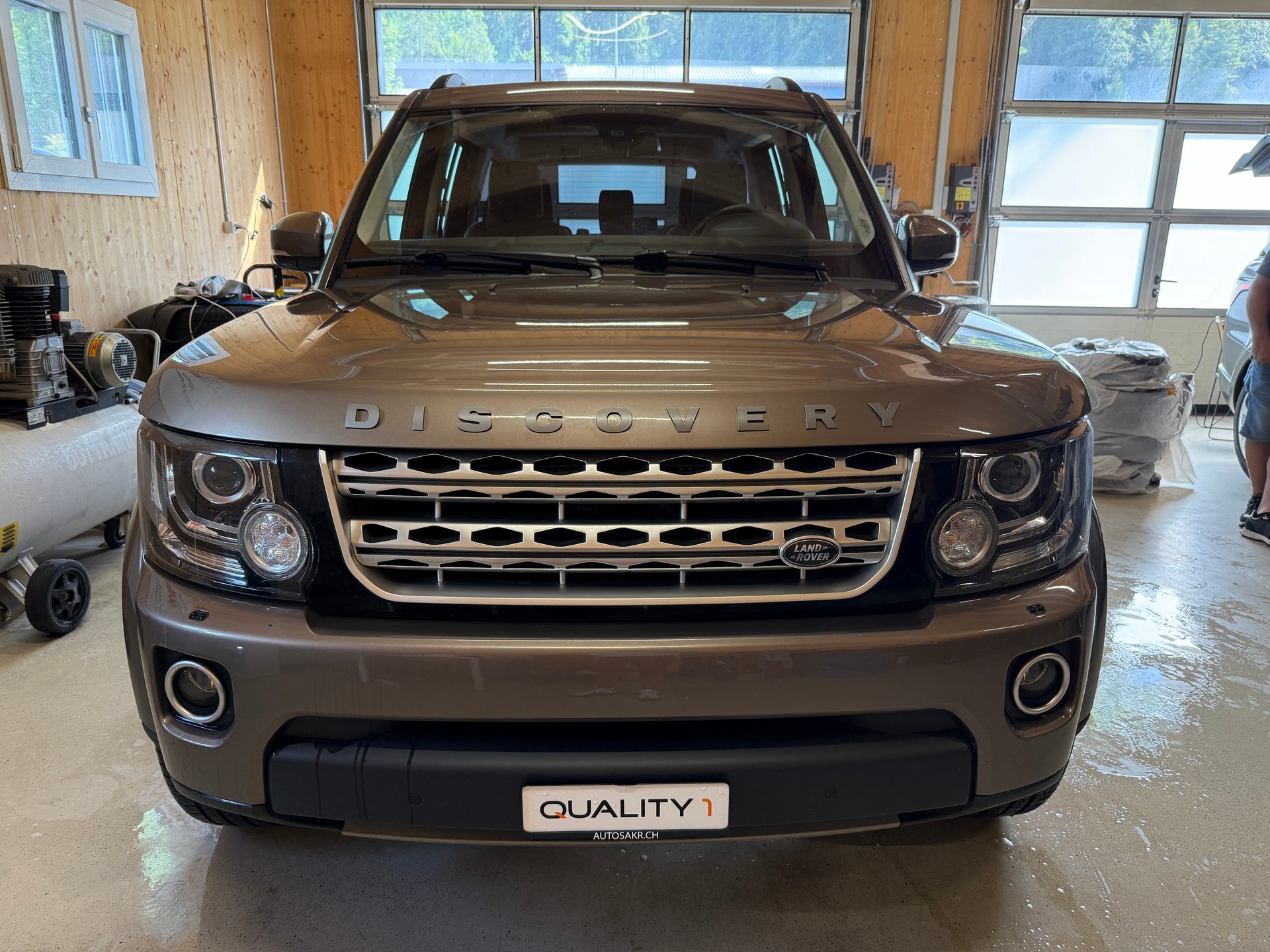 LAND ROVER Discovery 3.0 SDV6 HSE Luxury Automatic-showroom-element-1