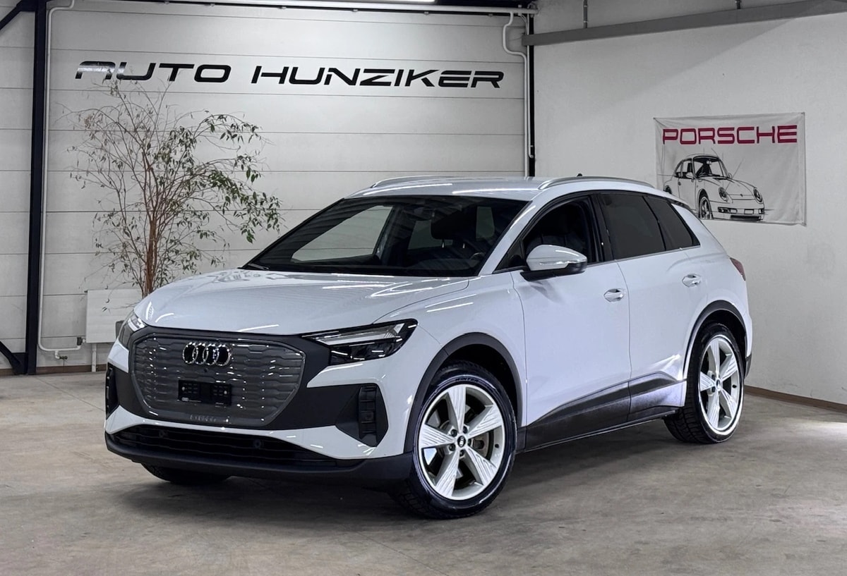 AUDI Q4 e-tron 45 quattro 82kWh 265PS // Anhängerkupplung Kaufen