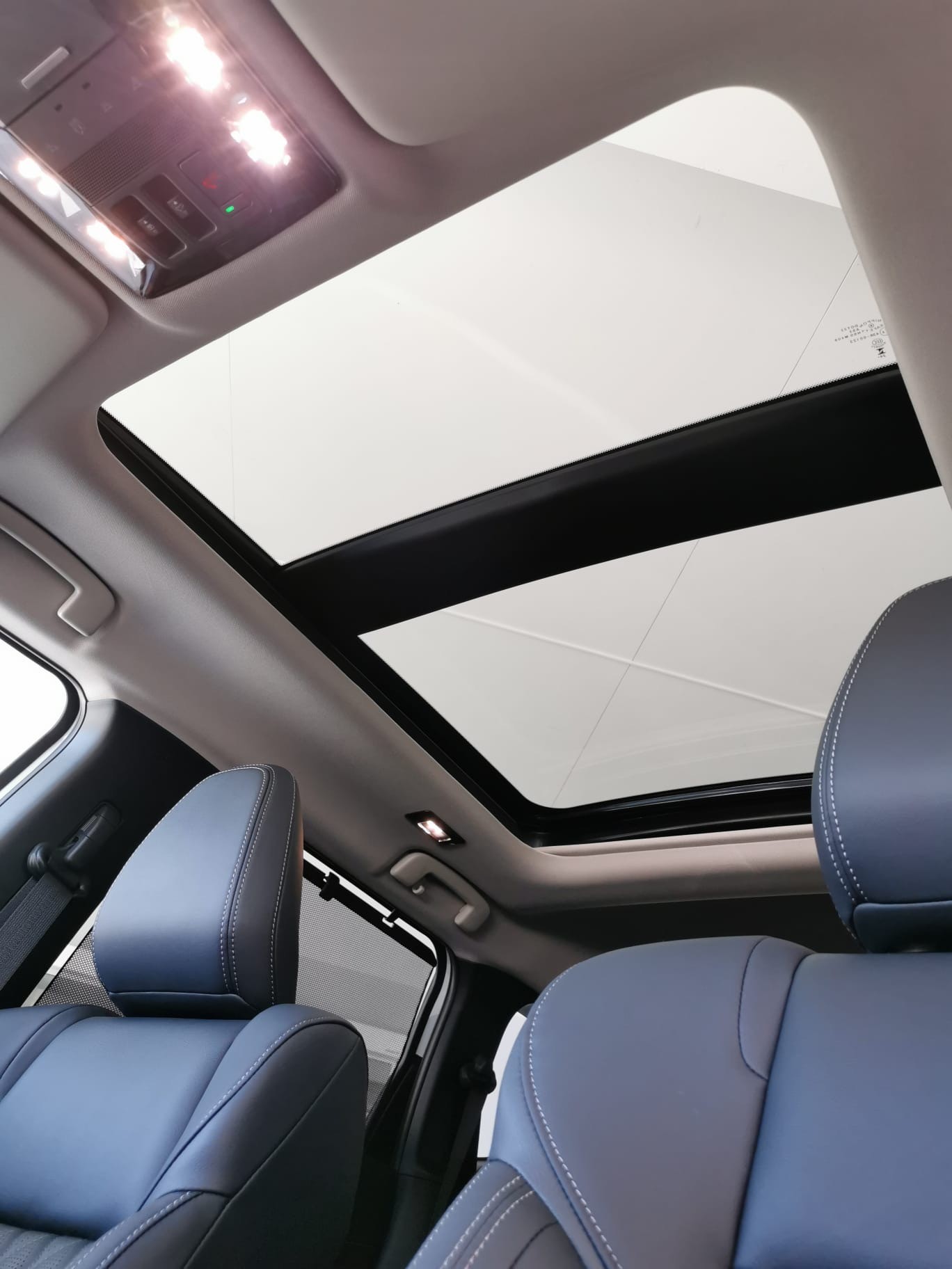 MITSUBISHI Outlander 2.4 PHEV Instyle 4WD Automatic-image-8