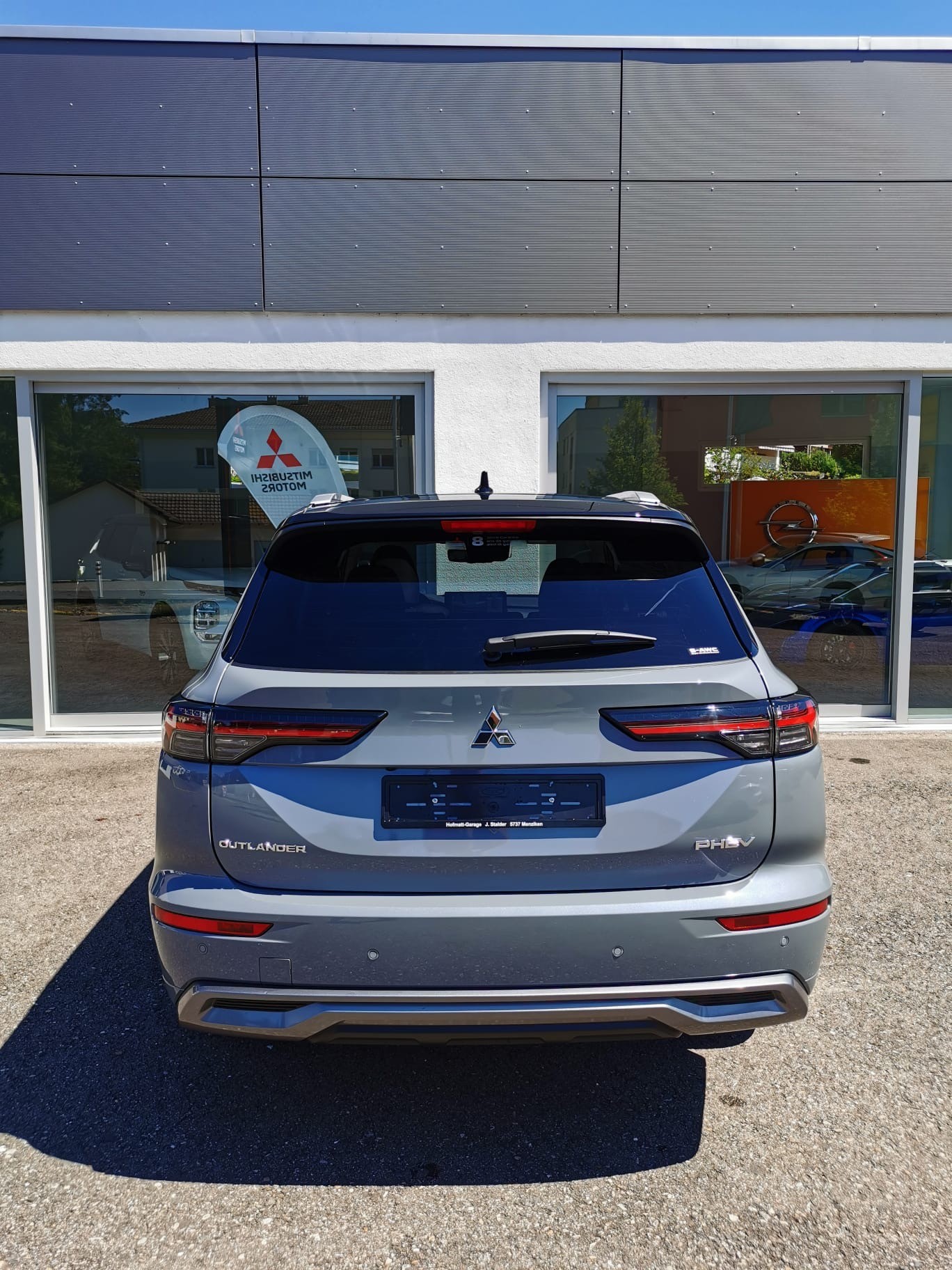 MITSUBISHI Outlander 2.4 PHEV Instyle 4WD Automatic-image-3