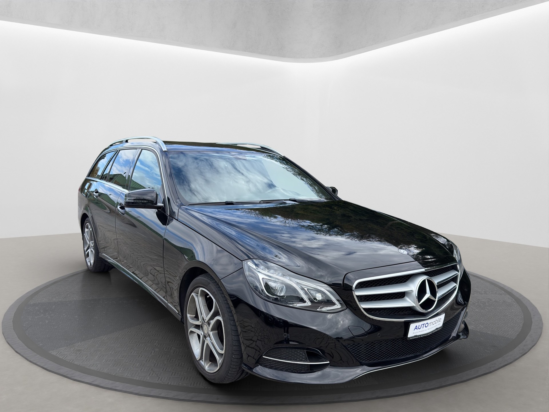MERCEDES-BENZ E 250 BlueTEC Avantgarde 9G-Tronic-showroom-element-3