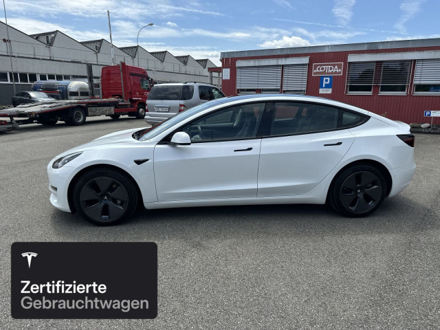 TESLA Model 3 Long Range AWD-showroom-element-2