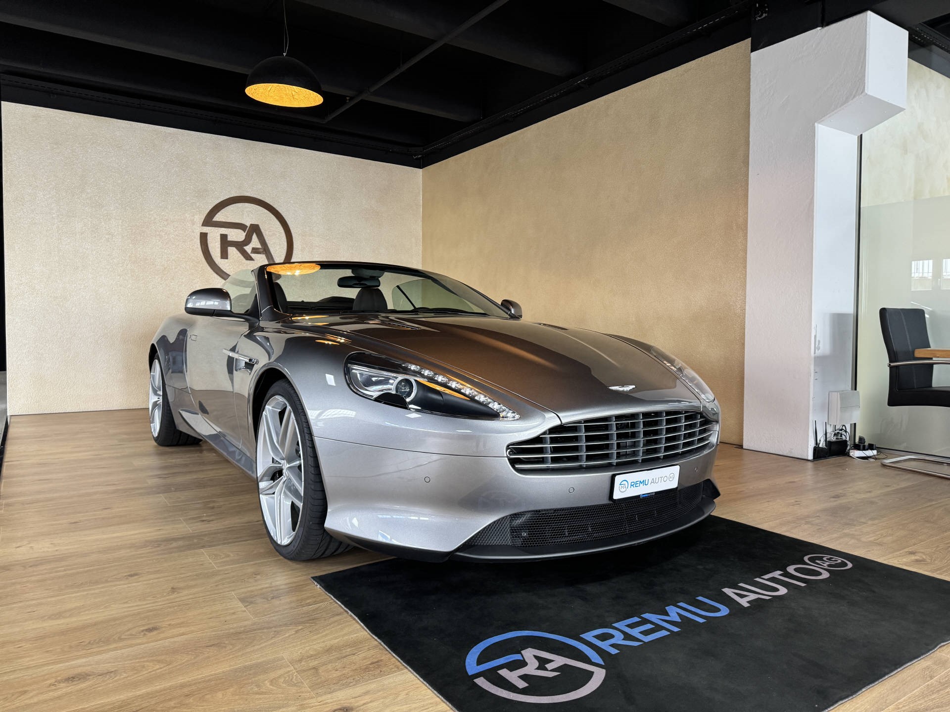 ASTON MARTIN Virage Volante 6.0 V12-showroom-element-1