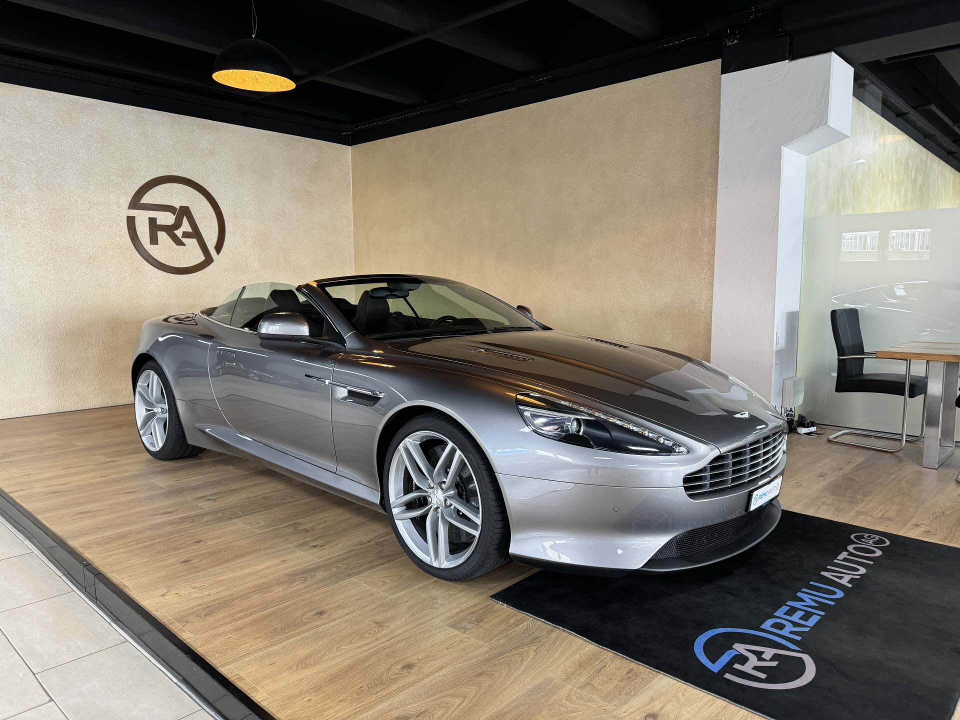 ASTON MARTIN Virage Volante 6.0 V12-showroom-element-2