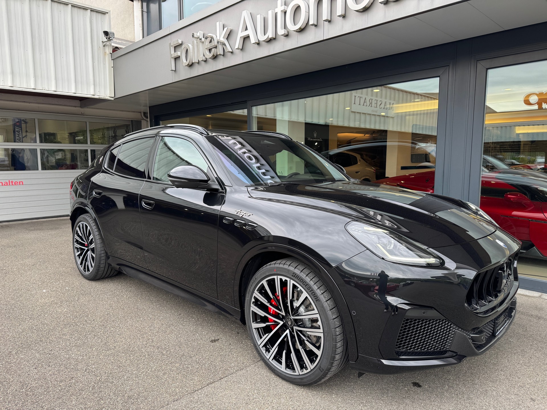 MASERATI Grecale 3.0 Trofeo-showroom-element-2