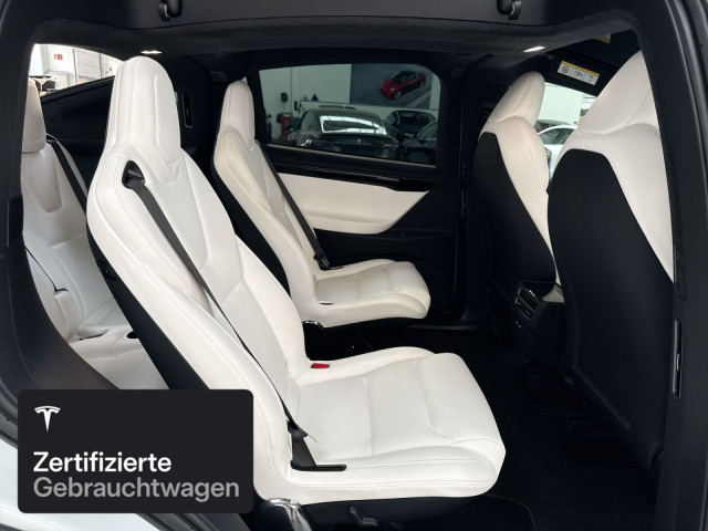 TESLA Model X Long Range AWD-showroom-element-3