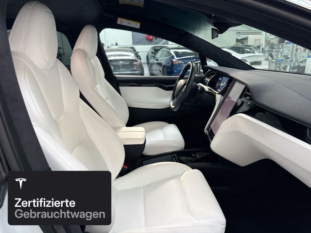 TESLA Model X Long Range AWD-showroom-element-2