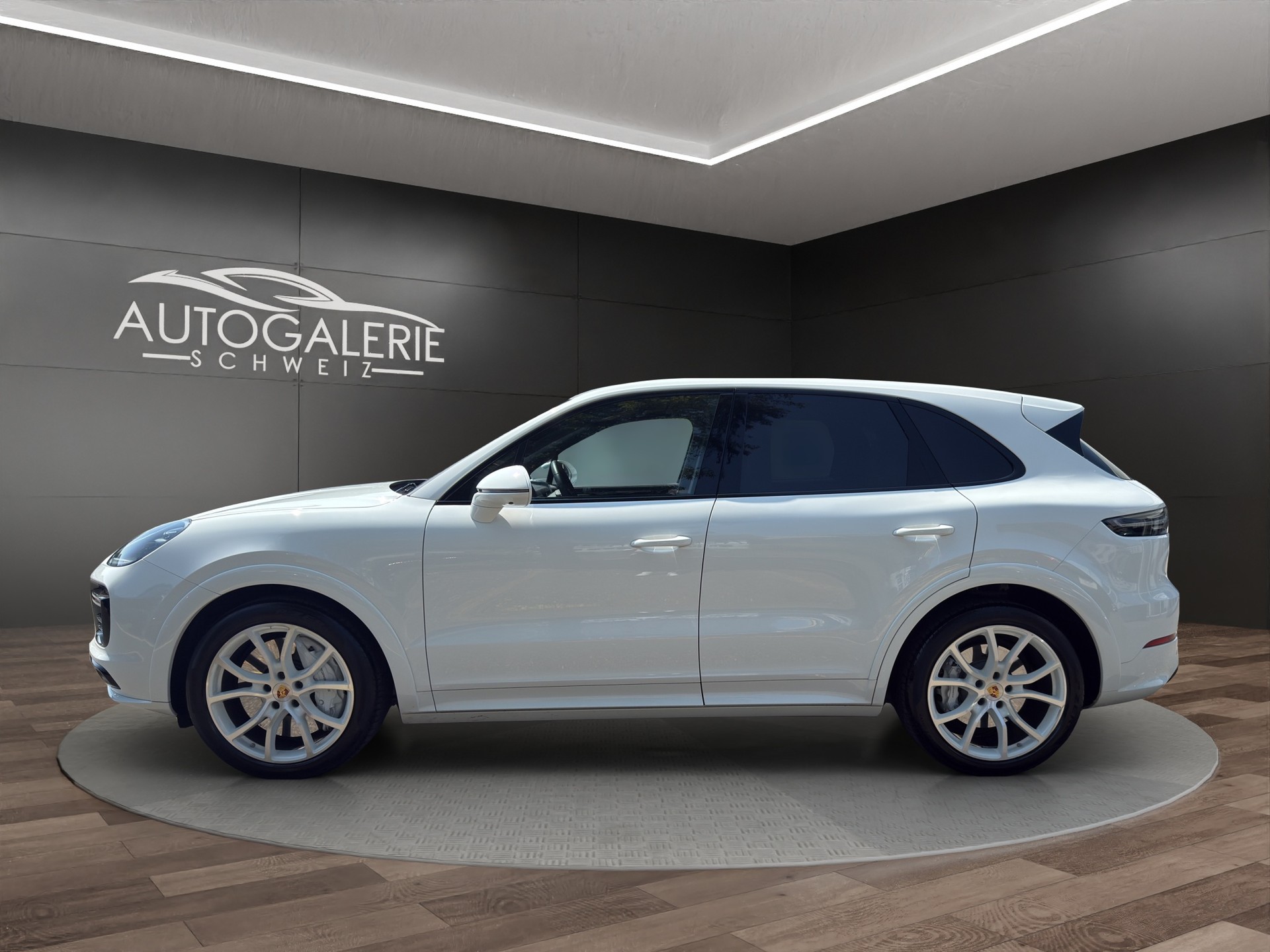 PORSCHE Cayenne Turbo | CH | Approved Gar. 02/2028 | Mojavebeige | SportDesign | AHK | PDCC | Manufaktur |-showroom-element-2