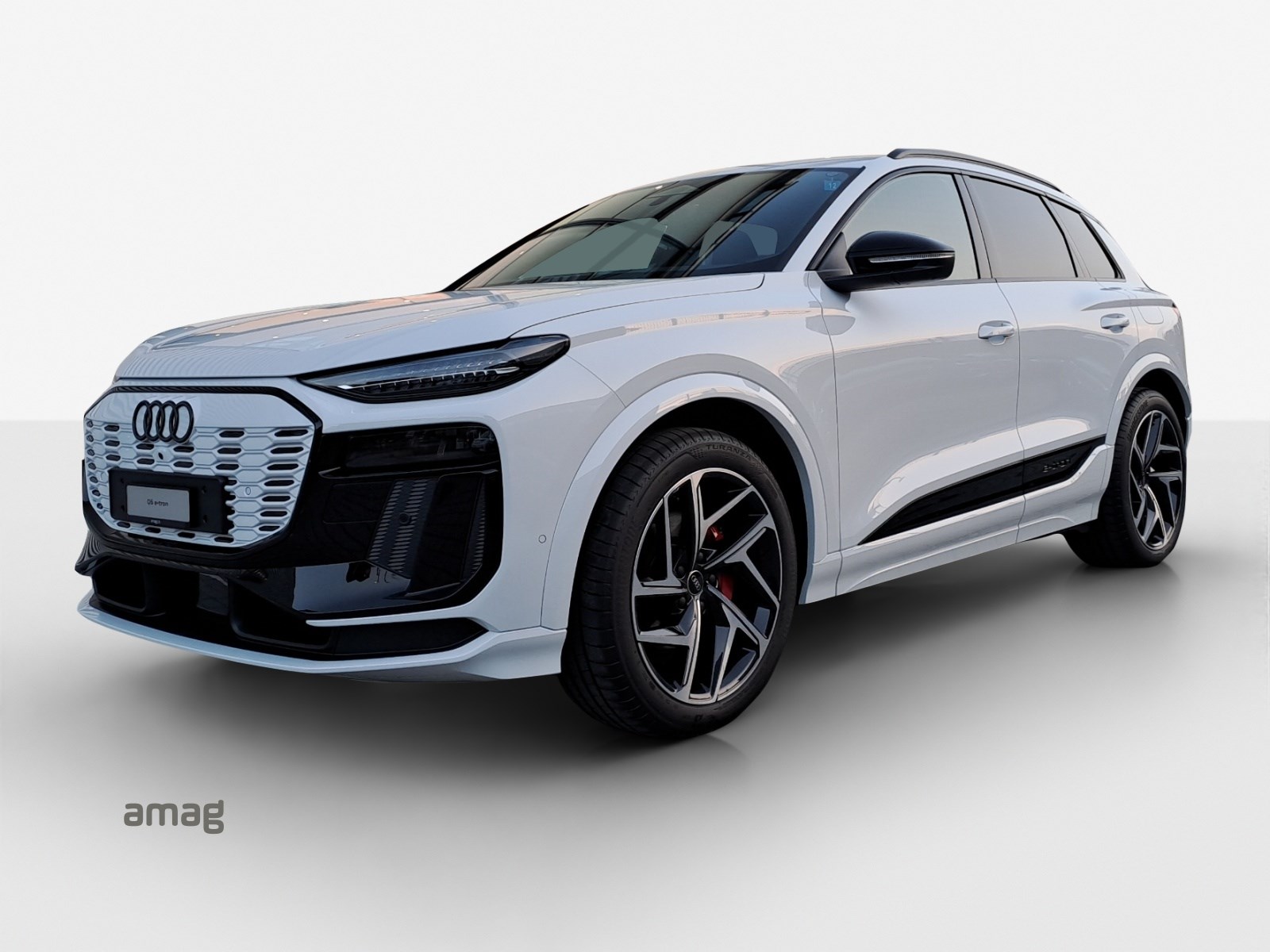 AUDI Q6 e-tron quattro