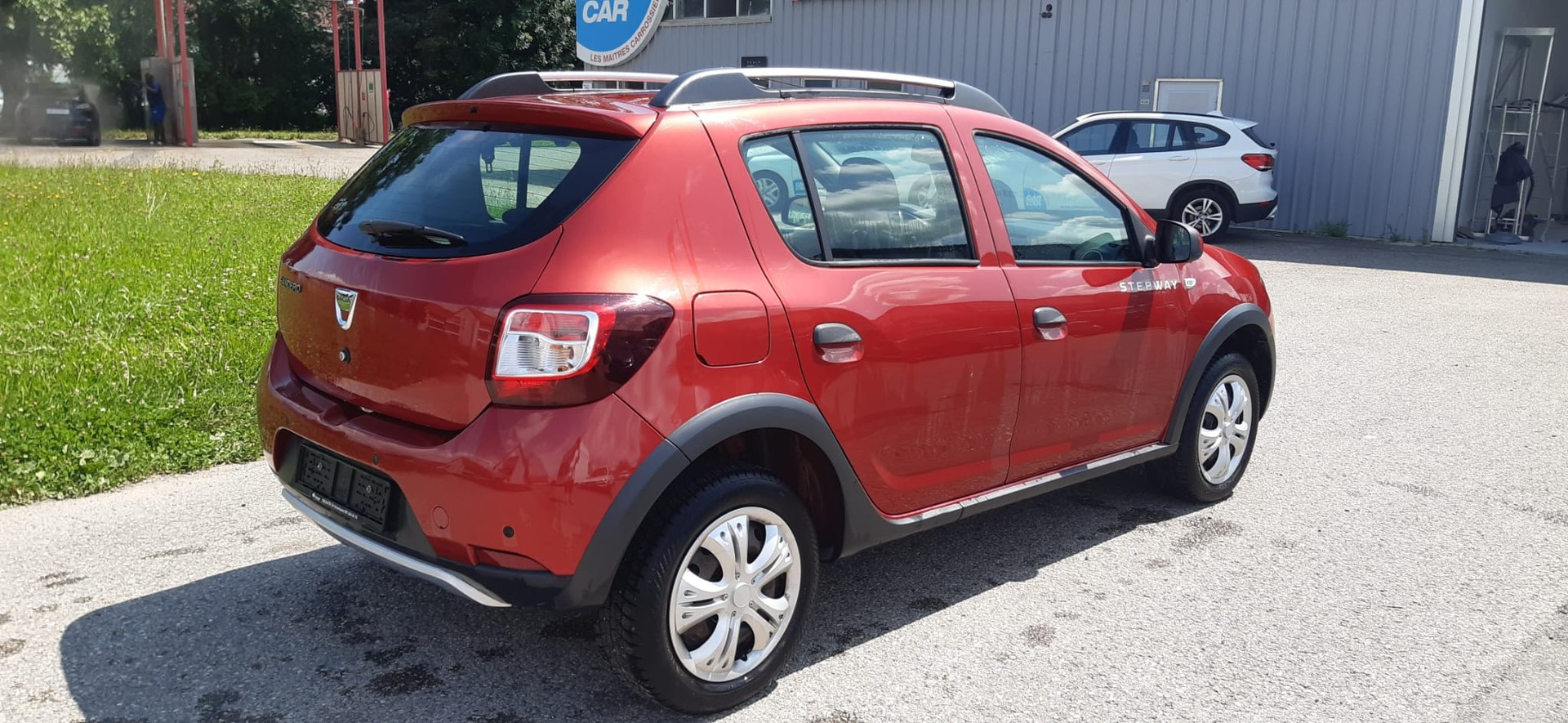 DACIA Sandero Tce 90 Celebration Automatic-showroom-element-2