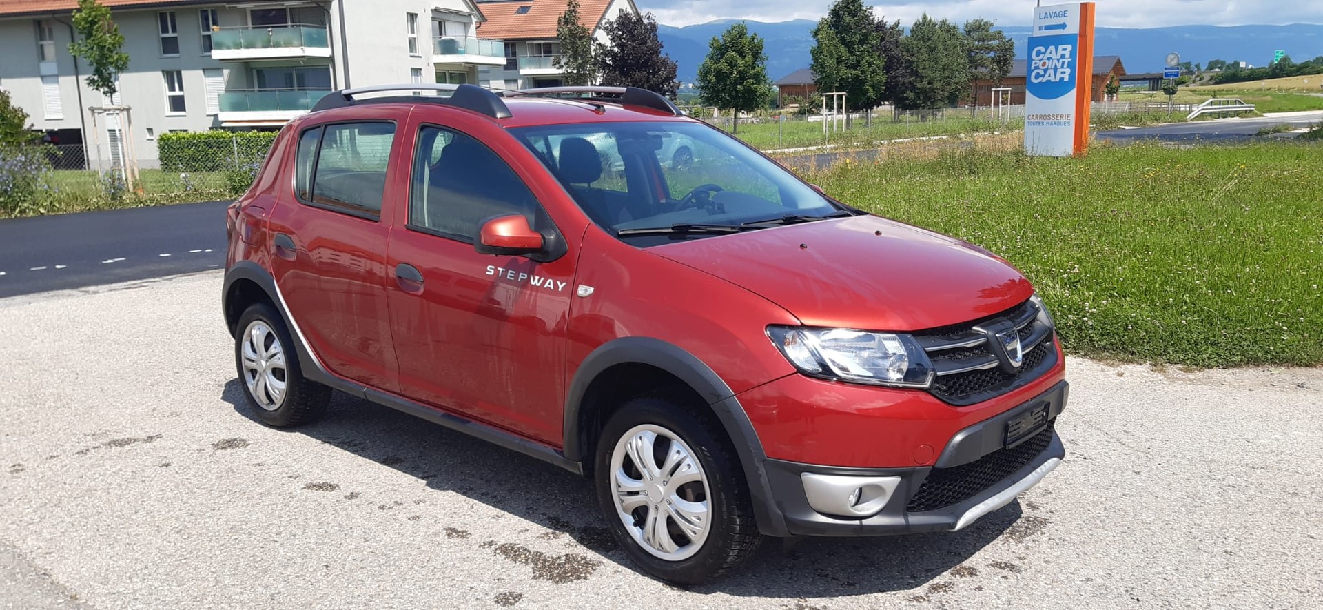 DACIA Sandero Tce 90 Celebration Automatic-showroom-element-1