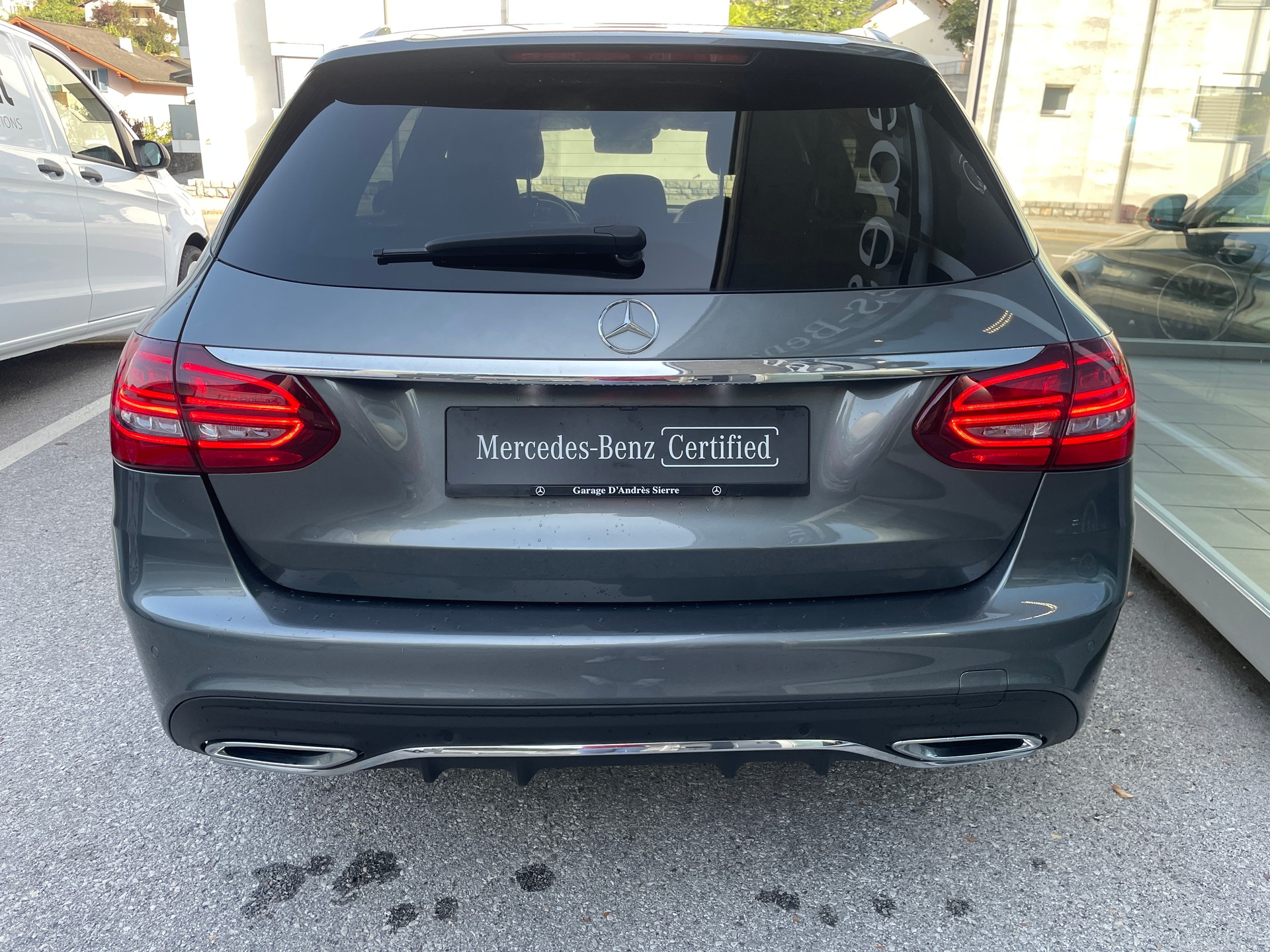 MERCEDES-BENZ C 220 d Swiss Star AMG Line 4Matic 9G-Tronic-showroom-element-3
