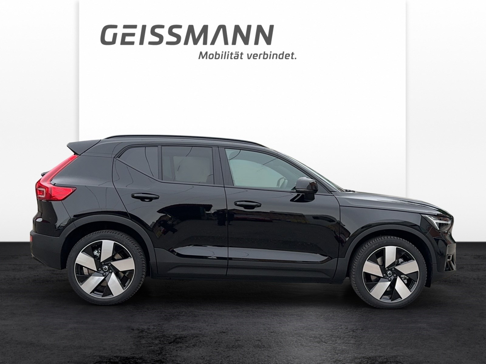 VOLVO XC40 E80 Twin Ultimate AWD-showroom-element-3