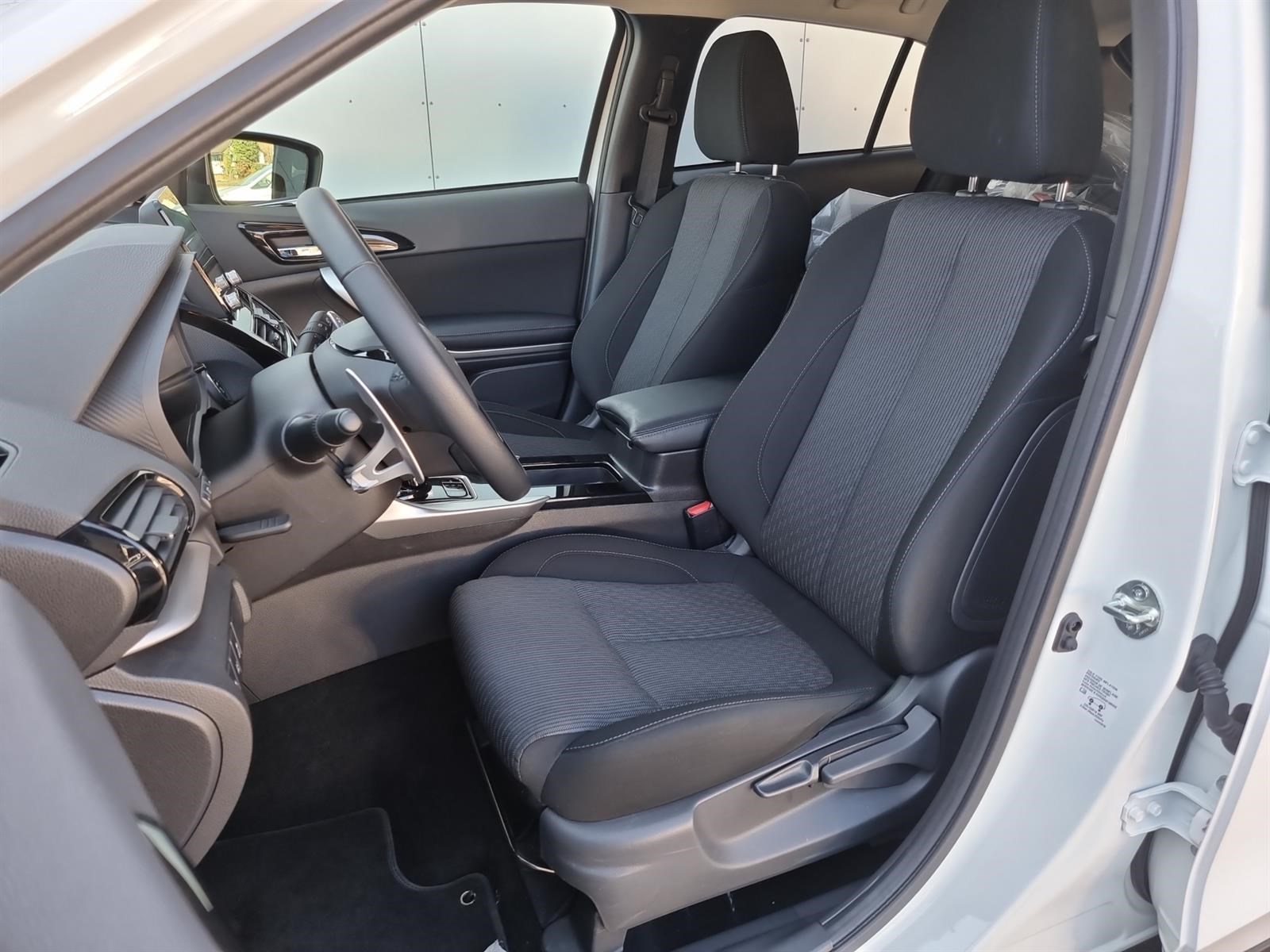 MITSUBISHI Eclipse Cross 2.4 PHEV Inform 4x4-image-11