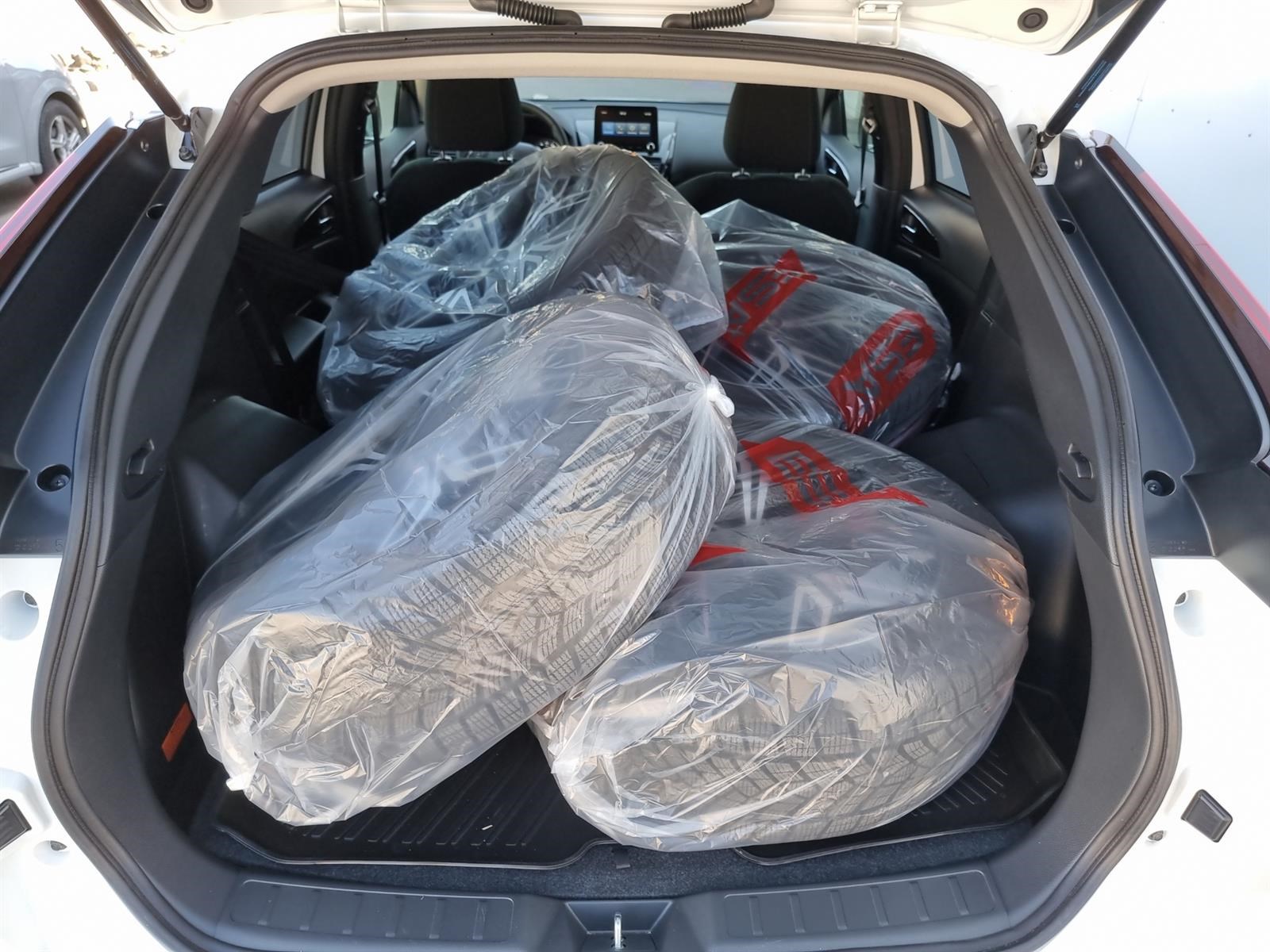 MITSUBISHI Eclipse Cross 2.4 PHEV Inform 4x4-image-12
