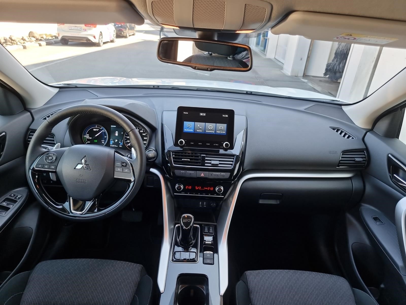 MITSUBISHI Eclipse Cross 2.4 PHEV Inform 4x4-image-5