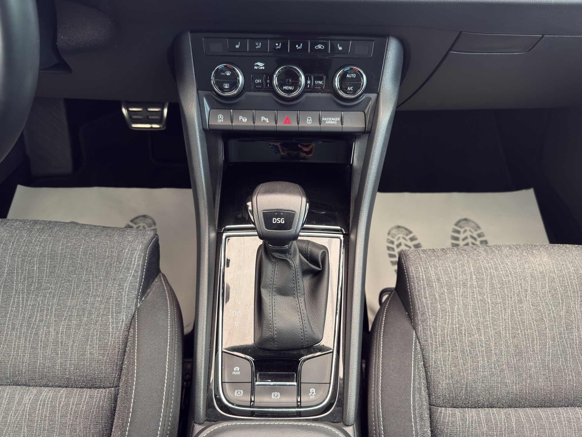 SKODA Karoq 1.5 TSI ACT Style DSG-image-10